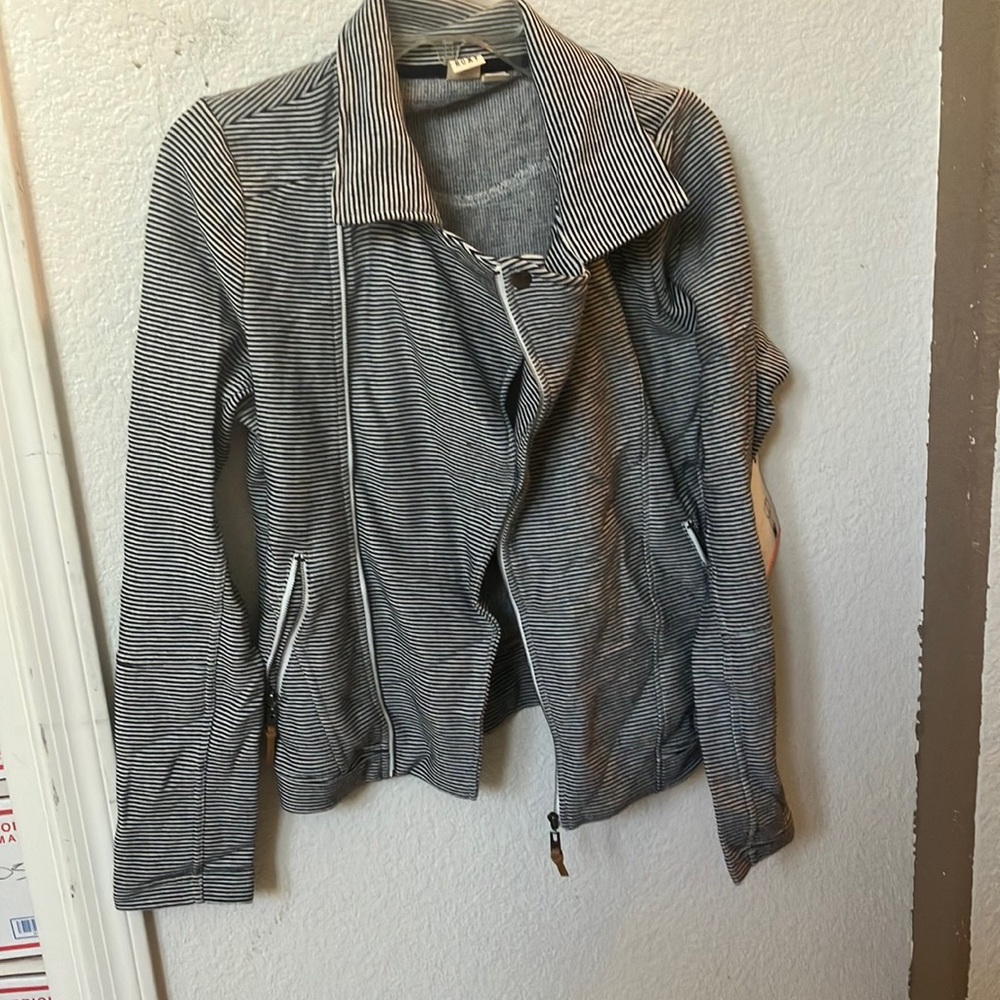 FINAL MARKDOWN Nwt Roxy jacket large